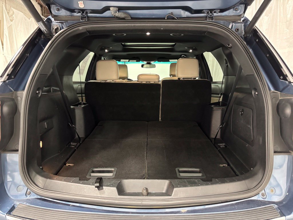 Used 2018 Ford Explorer XLT w/ Equipment Group 202A AWD/4WD image 46
