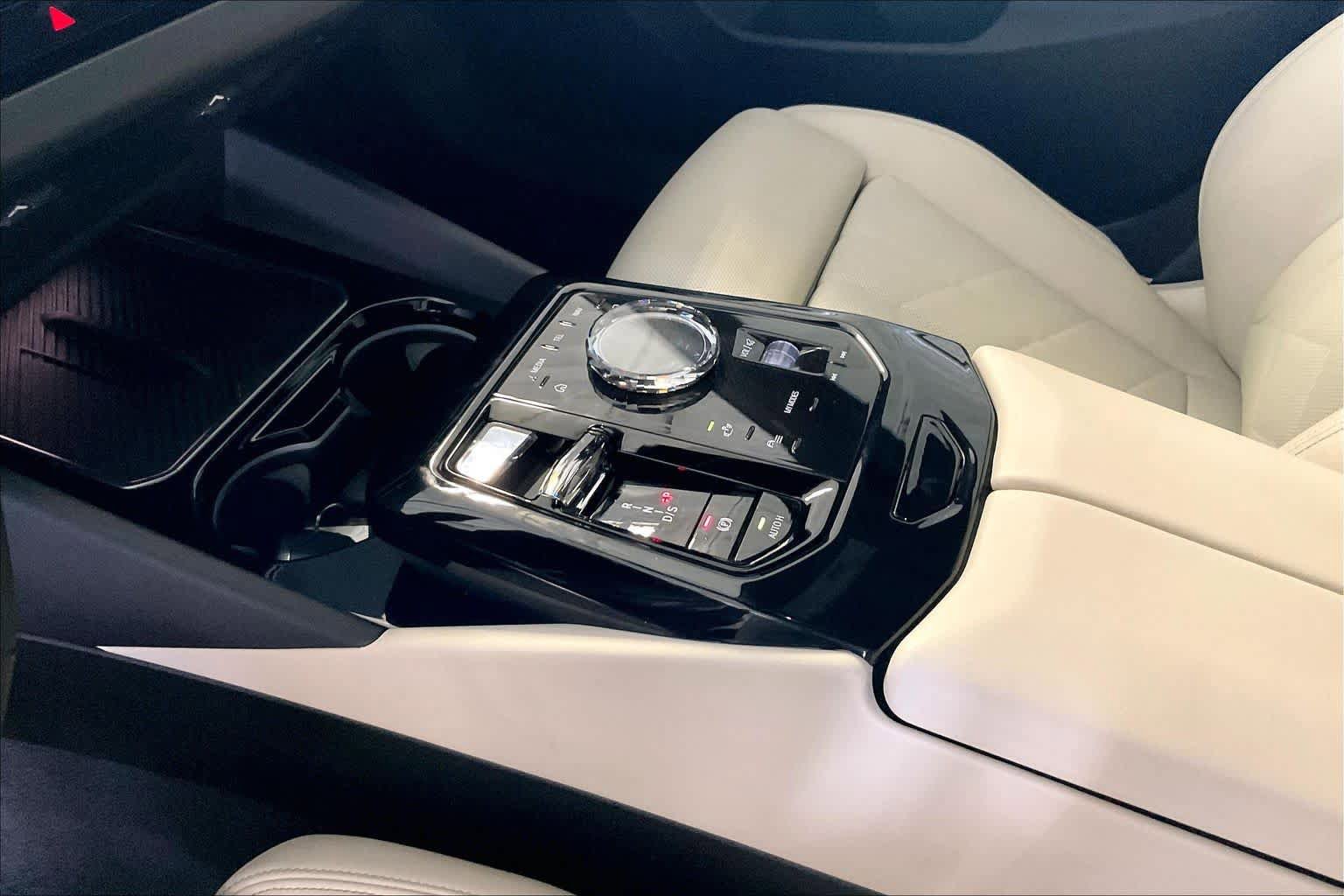 Certified 2024 BMW 530i w/ Executive Package RWD image 15
