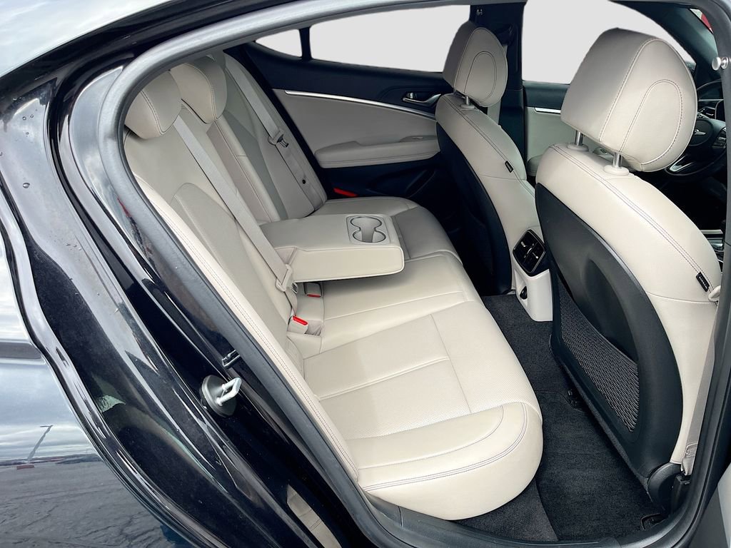 Used 2023 Genesis G70 2.0T image 27