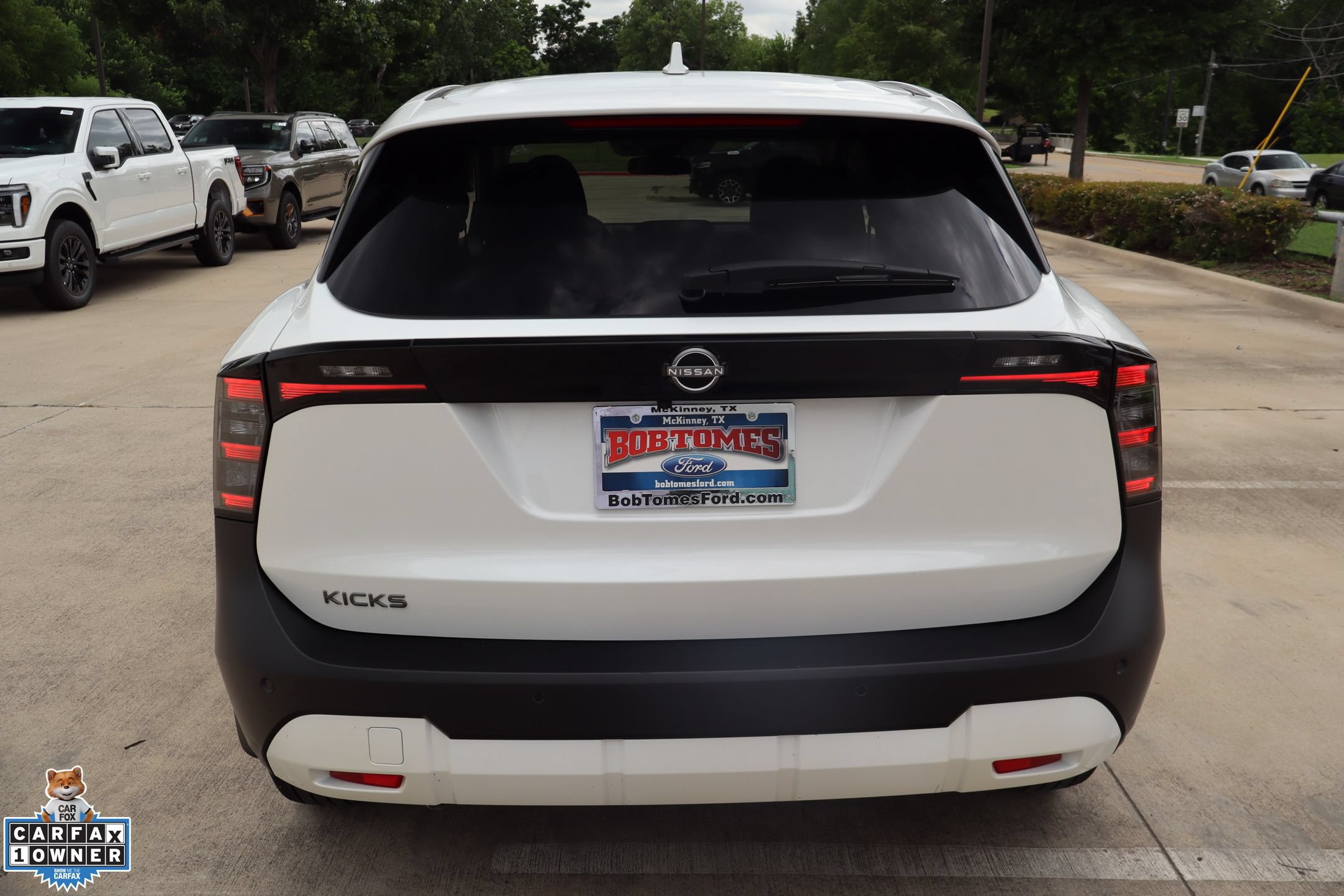 Used 2025 Nissan Kicks SV FWD image 4
