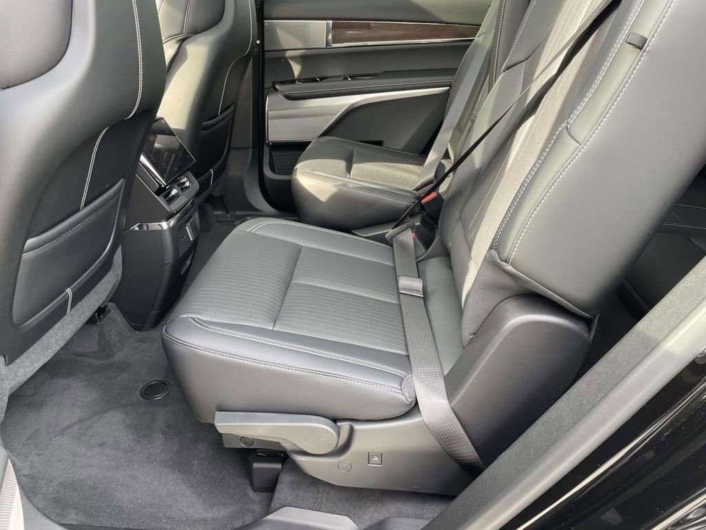 New 2026 Cadillac Vistiq Sport image 13