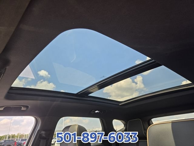 Used 2019 Chevrolet Blazer Premier w/ Sun and Wheels Package AWD/4WD image 11