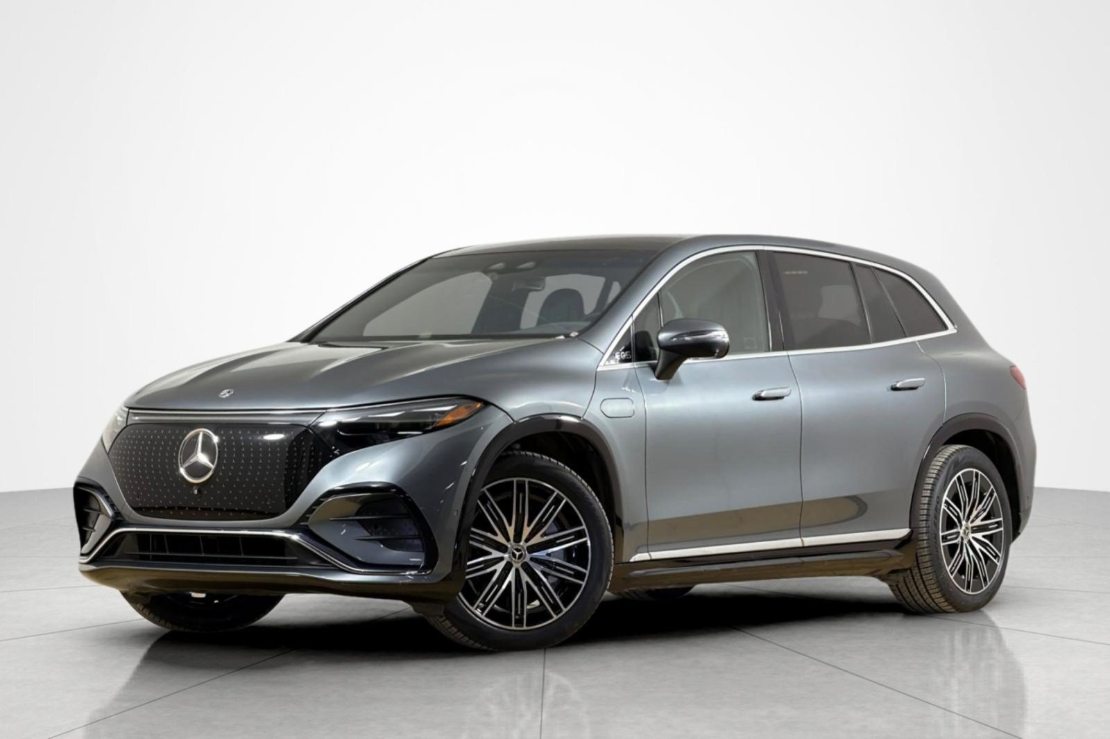 Used 2023 Mercedes-Benz EQS 580 4MATIC SUV image 1