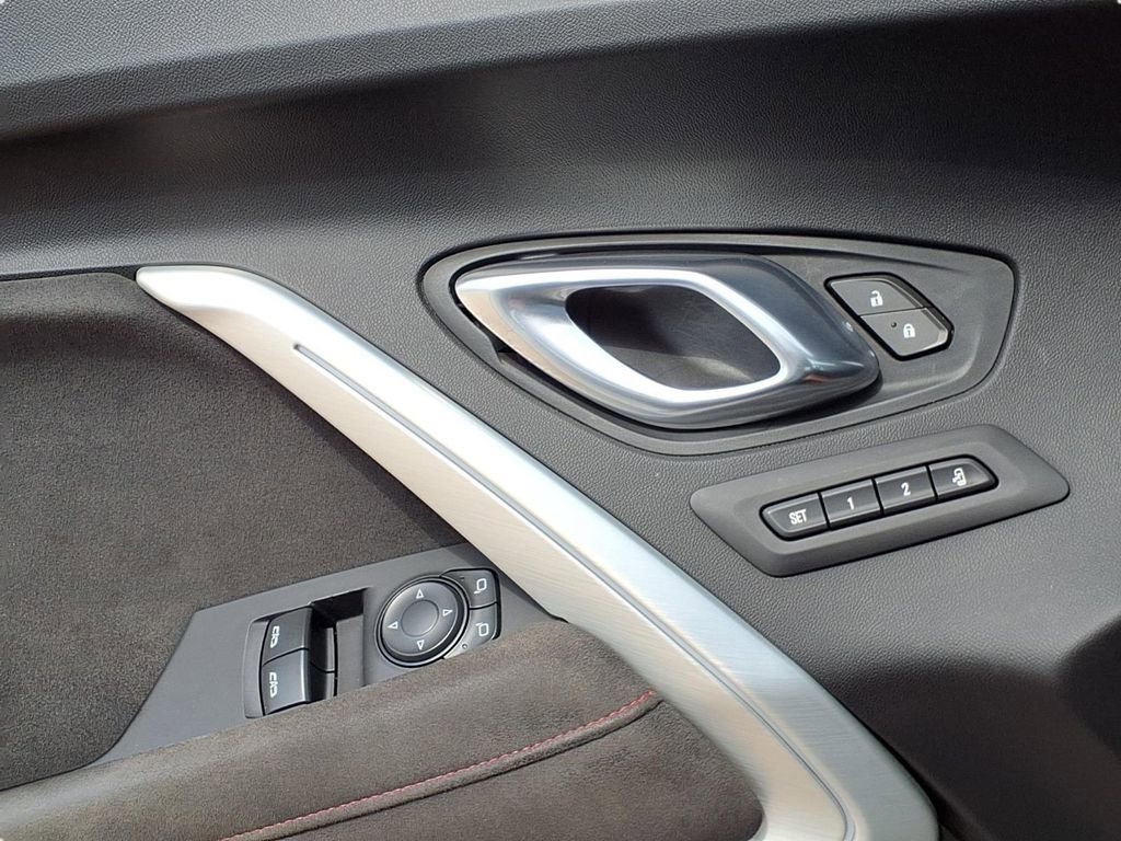 Used 2021 Chevrolet Camaro ZL1 image 19