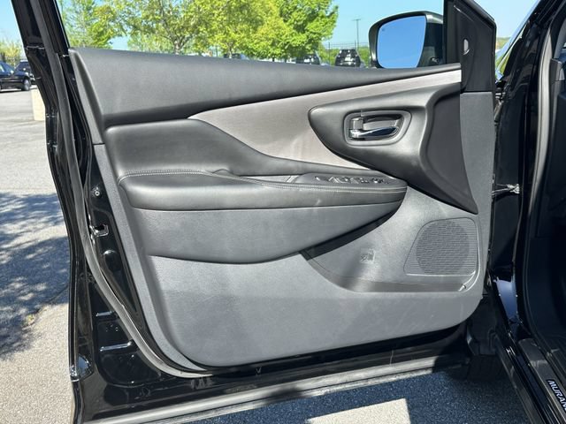 Certified 2024 Nissan Murano SV w/ SV Midnight Edition Package FWD image 12