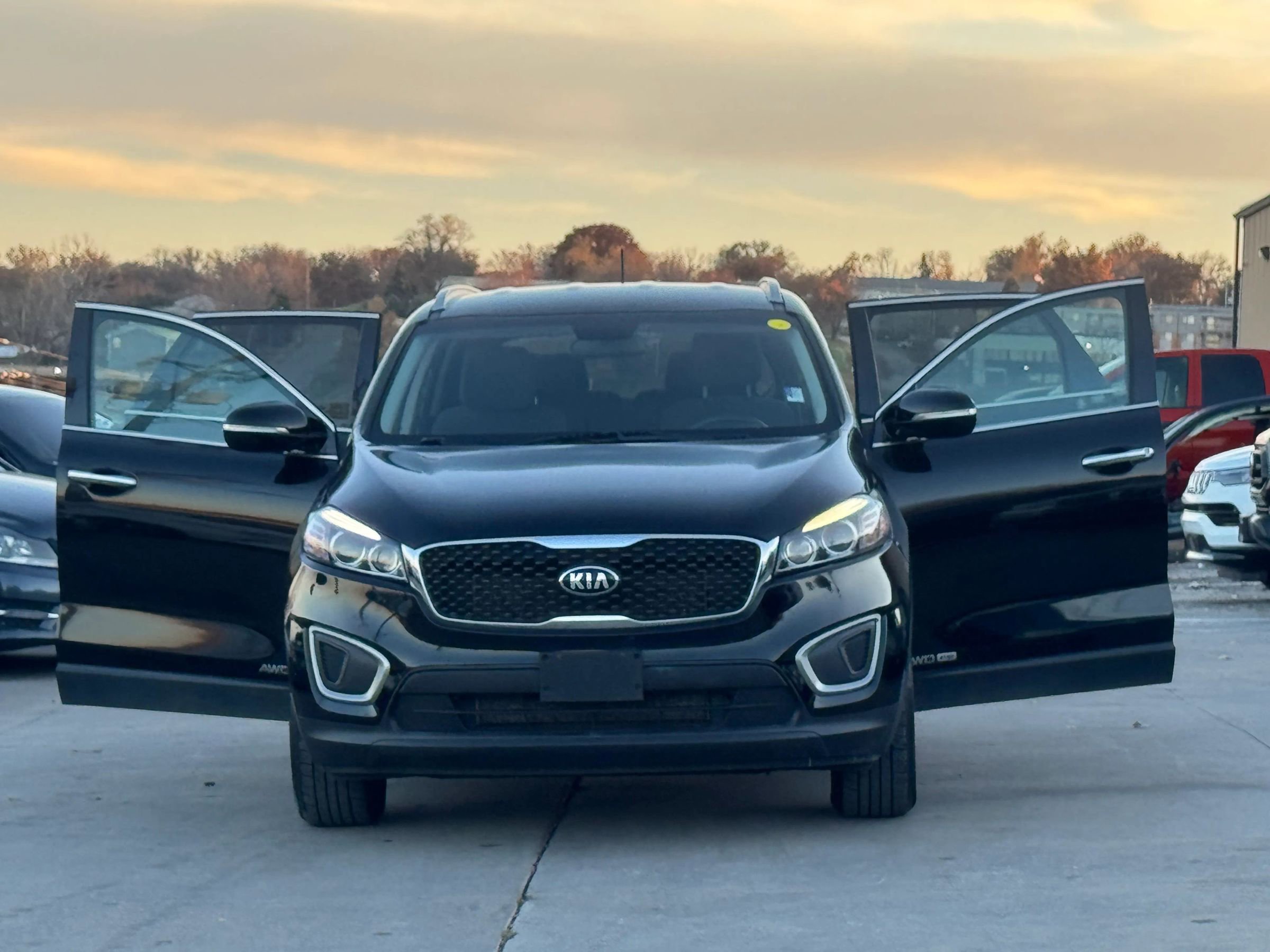 Used 2017 Kia Sorento LX Sport Utility 4D image 19