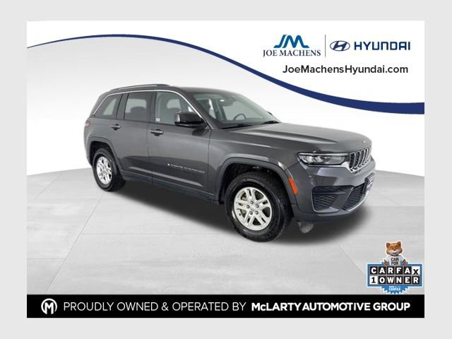 Used 2024 Jeep Grand Cherokee Laredo AWD/4WD image 1