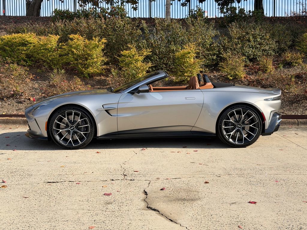 New 2026 Aston Martin V8 Vantage Convertible image 17
