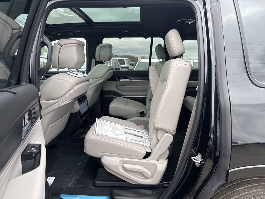 New 2026 Jeep Grand Wagoneer Summit image 26