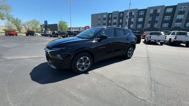 Used 2025 Chevrolet Blazer LT AWD/4WD image 4