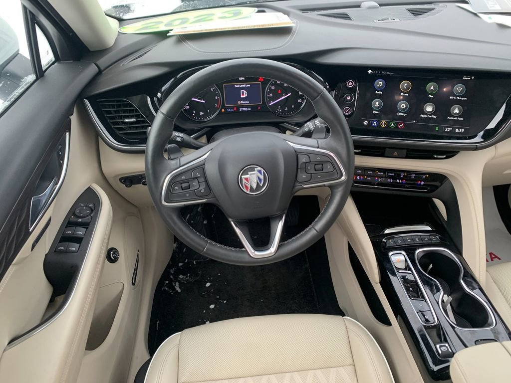 Used 2023 Buick Envision Avenir image 17