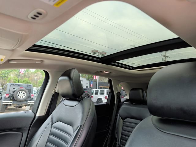 Used 2015 Ford Edge SEL w/ Equipment Group 201A AWD/4WD image 25