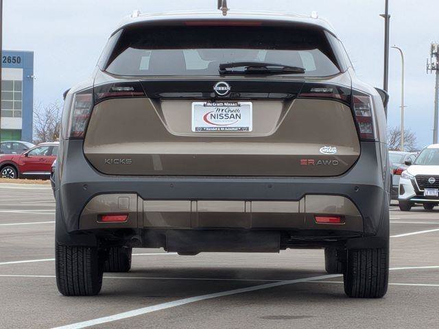 Used 2025 Nissan Kicks SR AWD/4WD image 6