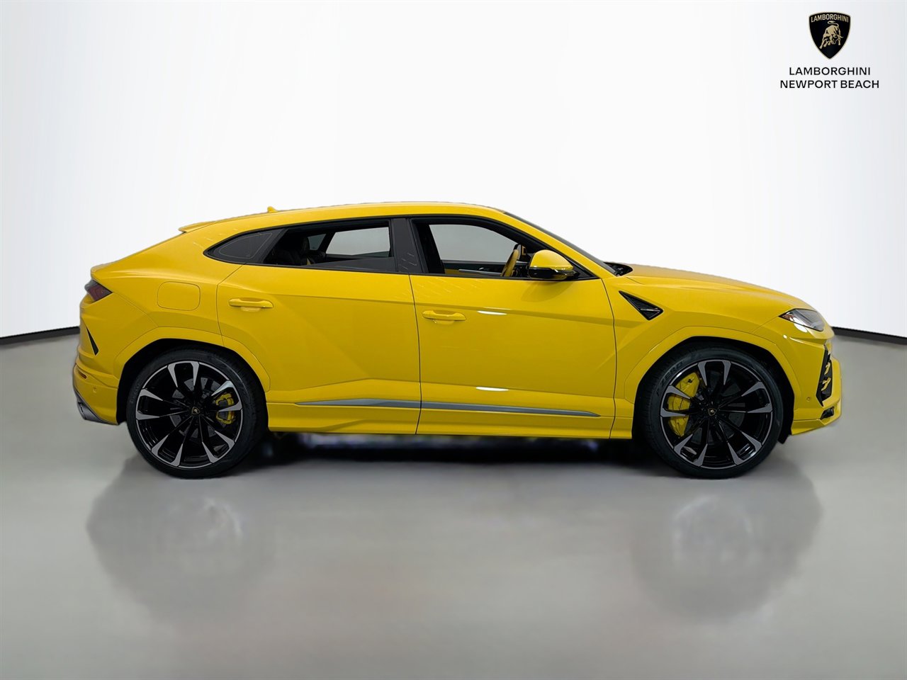 Used 2022 Lamborghini Urus AWD/4WD image 8