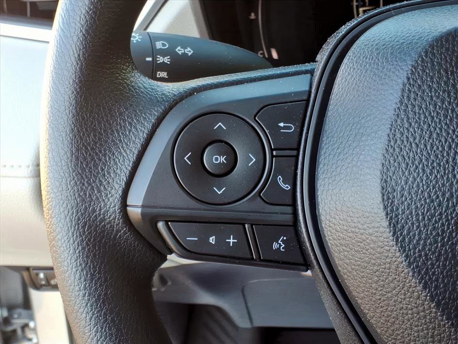 Used 2026 Toyota Corolla Cross L image 21