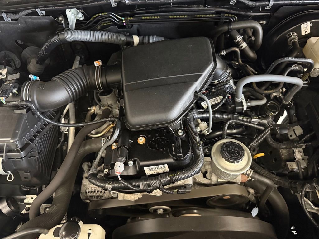 Used 2022 Toyota Tacoma SR w/ SR Convenience Package RWD image 11