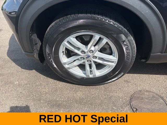 Used 2023 Ford Explorer XLT image 48