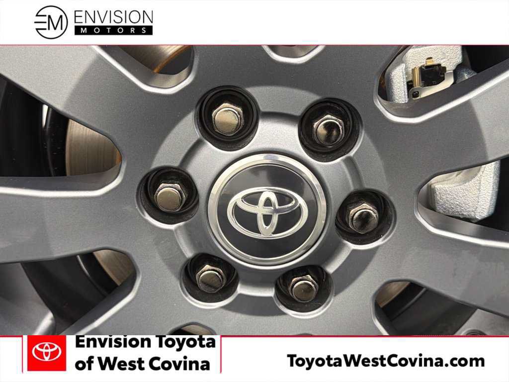 Used 2027 Toyota Land Cruiser AWD/4WD image 17