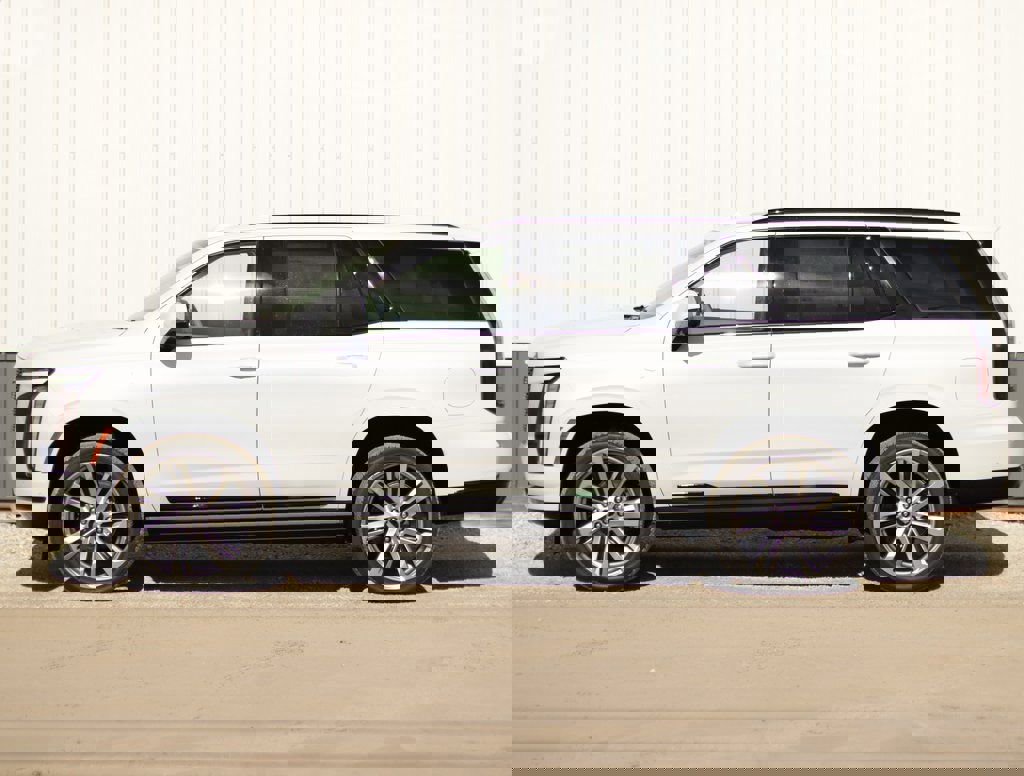 New 2026 Cadillac Escalade Platinum Sport w/ LPO, Floor Liner Package image 4