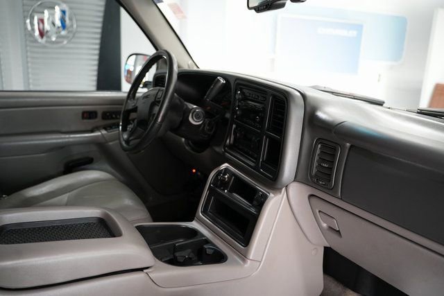 Used 2005 GMC Yukon XL 2500 SLT w/ SLT Preferred Equipment Group image 23