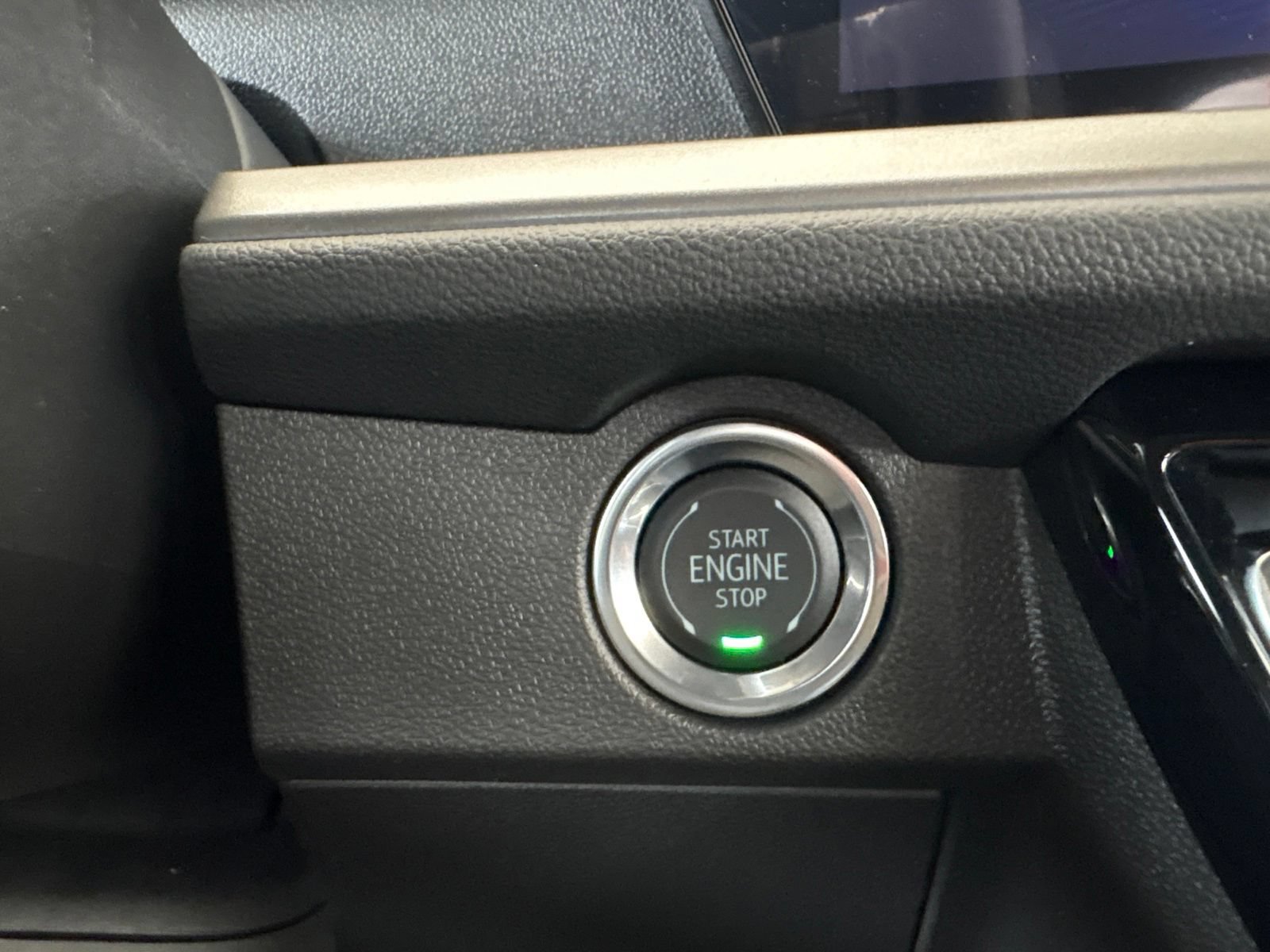 New 2026 Chevrolet Traverse LT w/ Driver Confidence Package FWD image 30