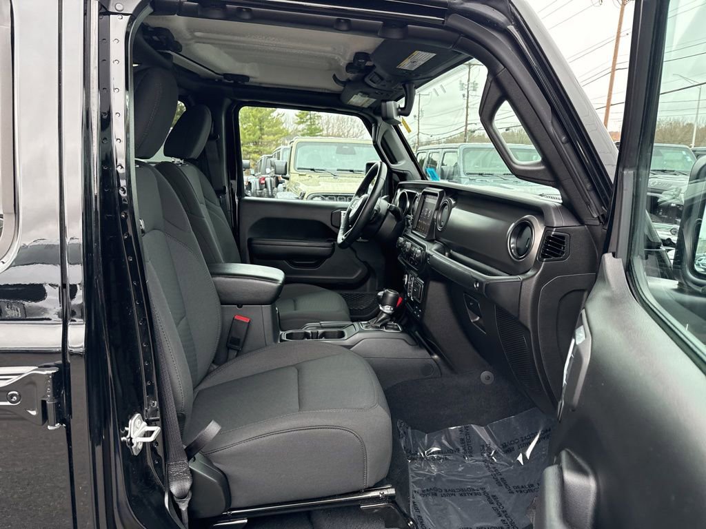 Certified 2023 Jeep Gladiator Willys image 26