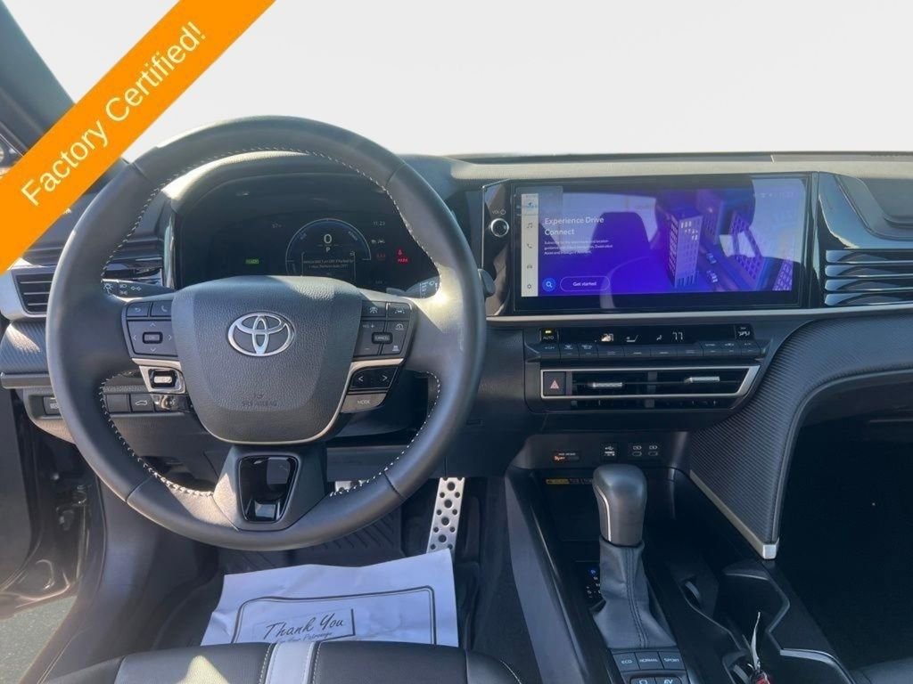 Used 2025 Toyota Camry SE image 14