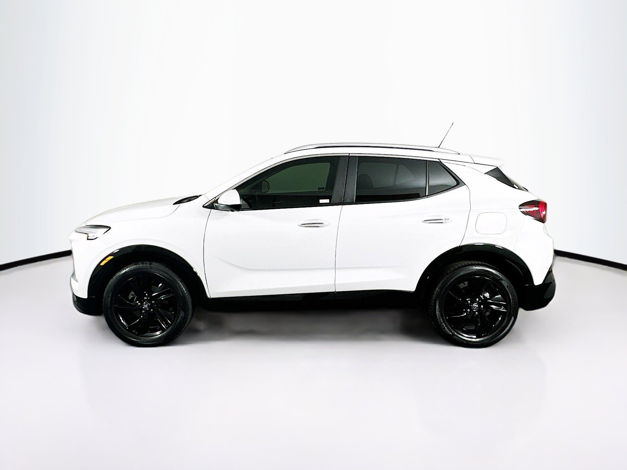 Used 2024 Buick Encore GX Sport Touring w/ Advanced Technology Package image 4