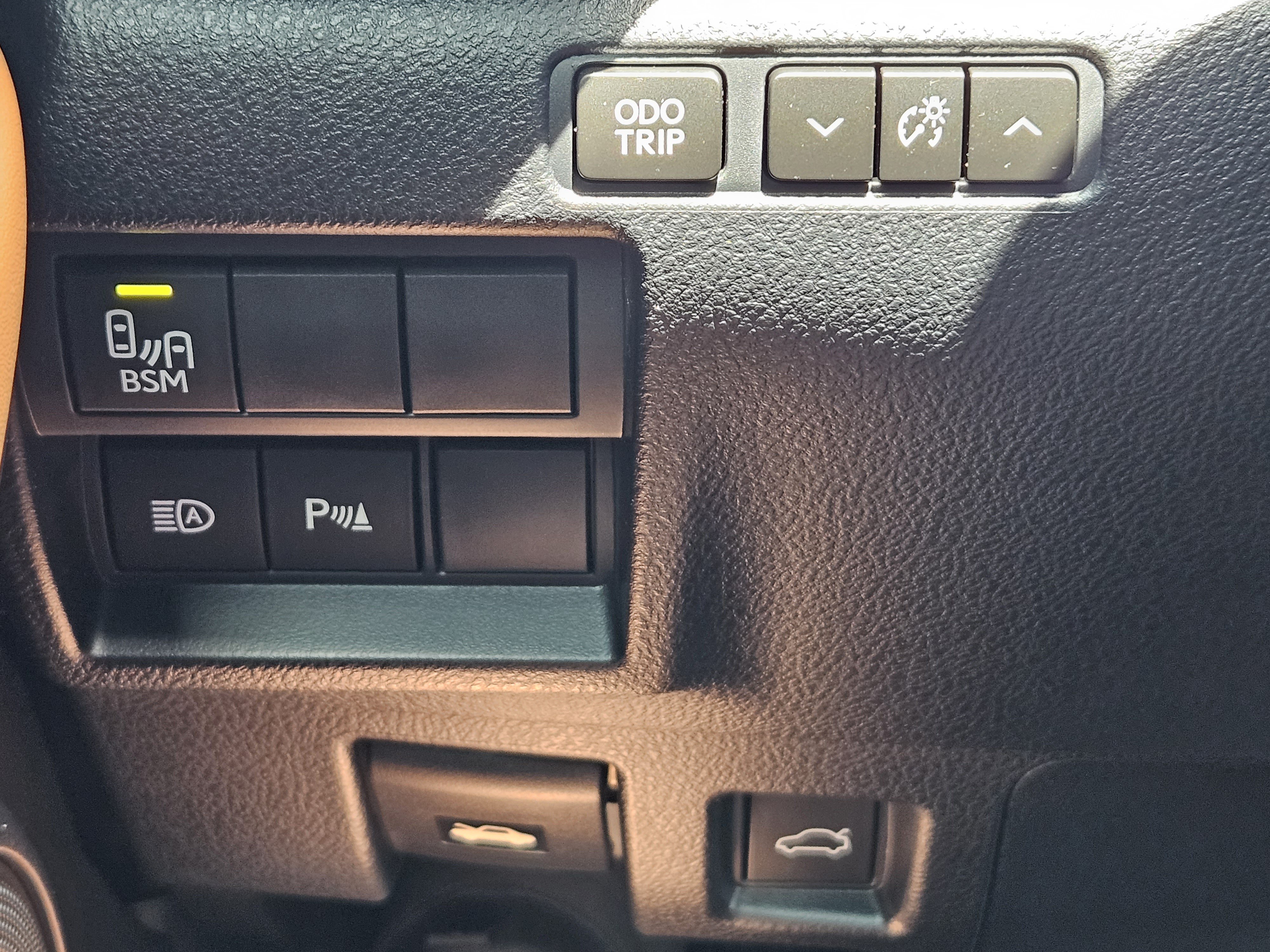 Used 2024 Lexus RC 300 w/ Premium Package RWD image 22