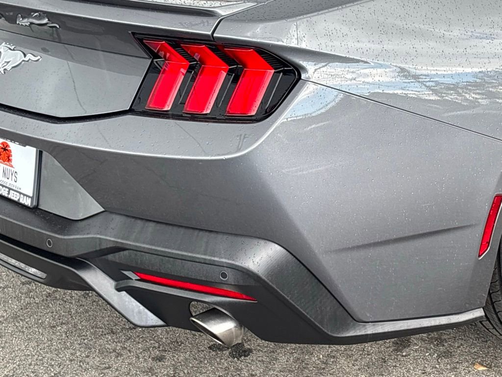 Used 2024 Ford Mustang Premium image 6