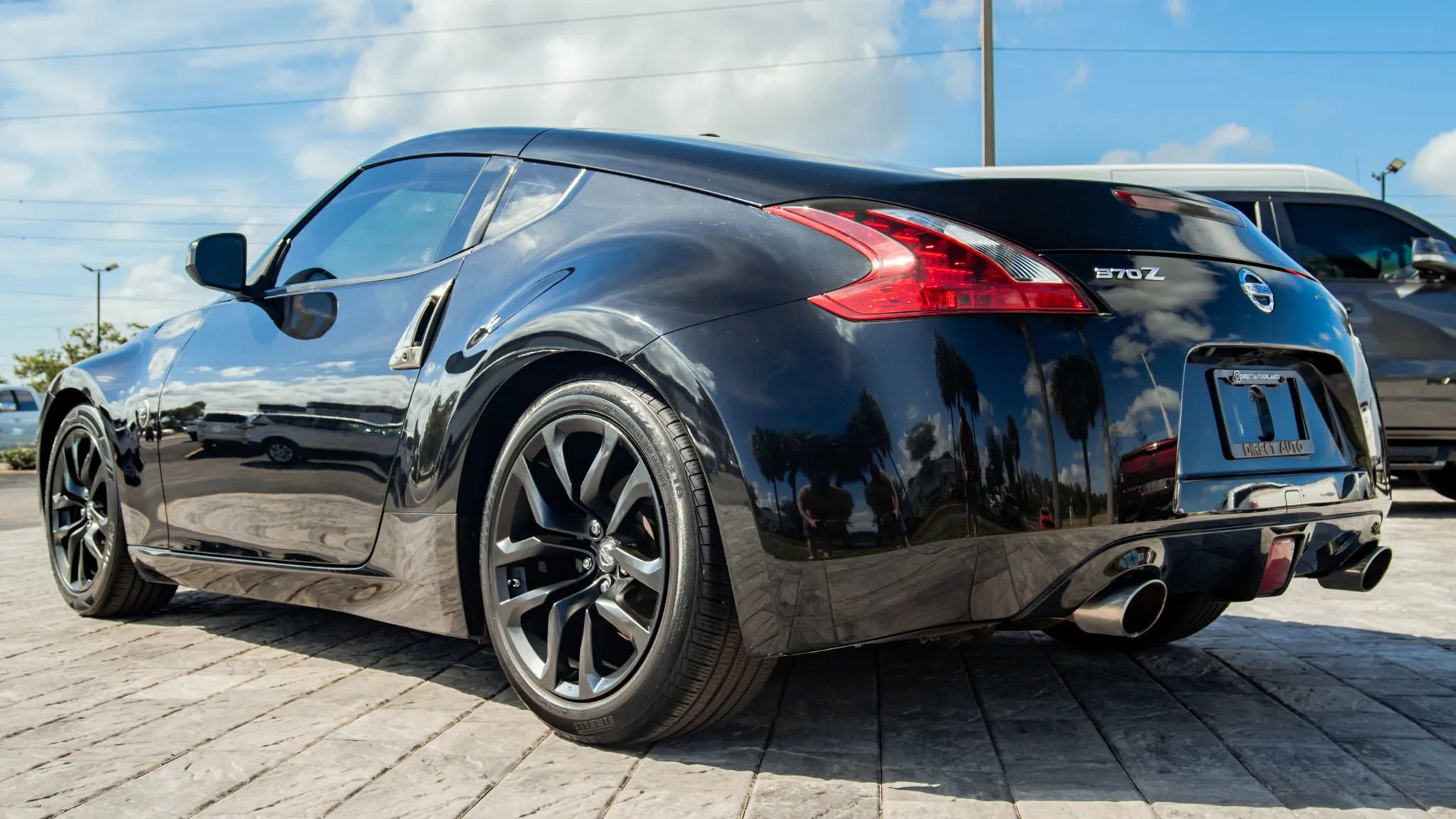 Used 2018 Nissan 370Z Touring RWD image 5