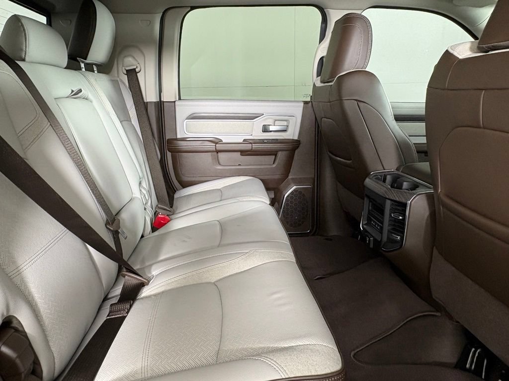 New 2026 RAM 2500 Laramie AWD/4WD image 17