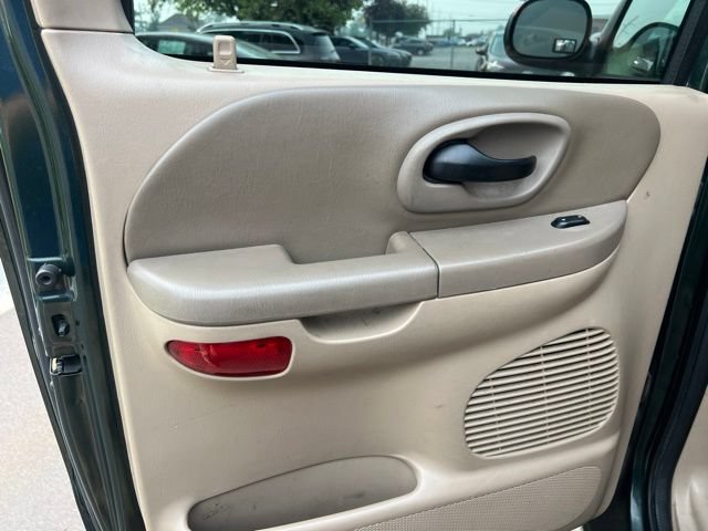 Used 2002 Ford F150 4x4 SuperCrew image 13