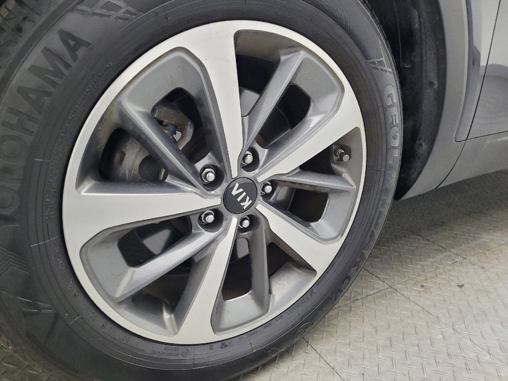 Used 2019 Kia Sorento EX image 31