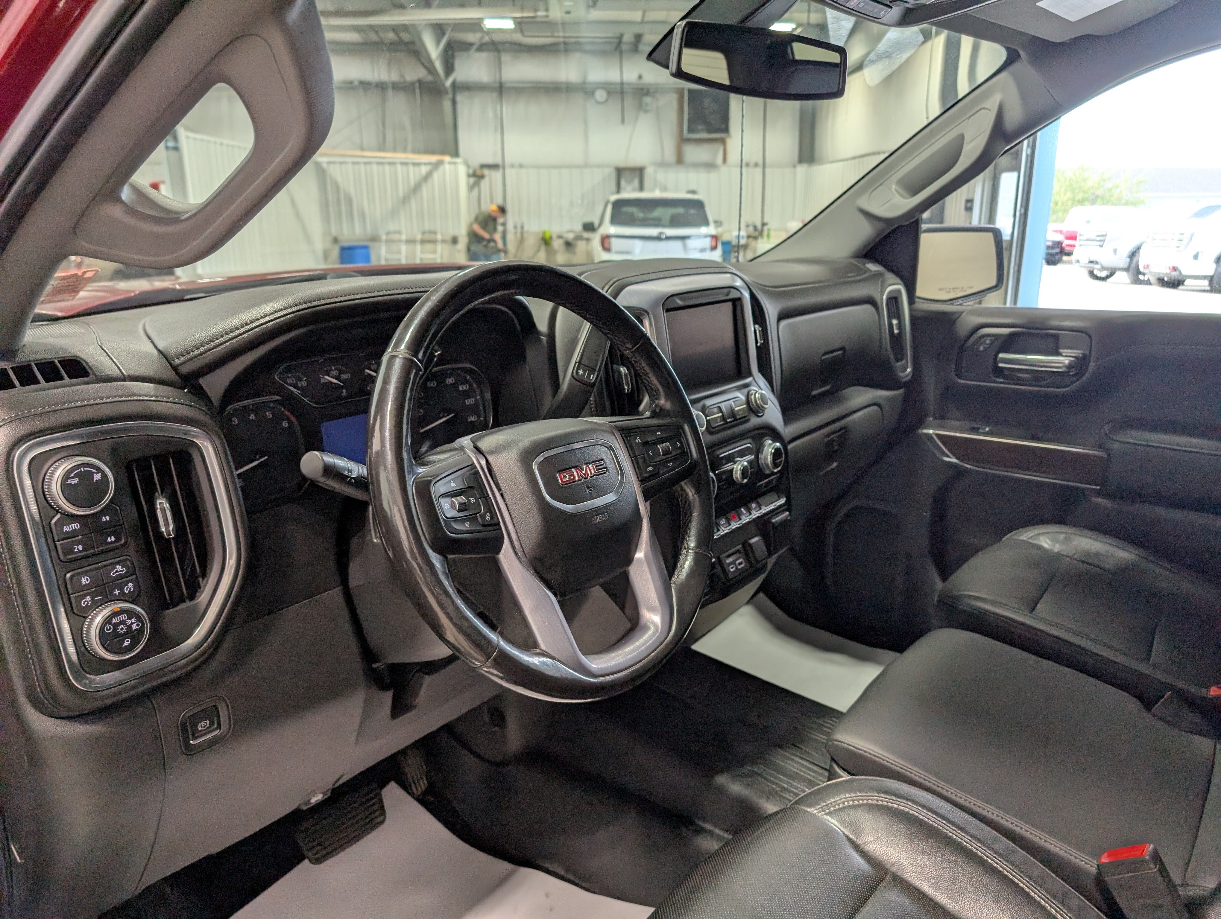 Used 2019 GMC Sierra 1500 SLT w/ X31 Off-Road Package AWD/4WD image 15