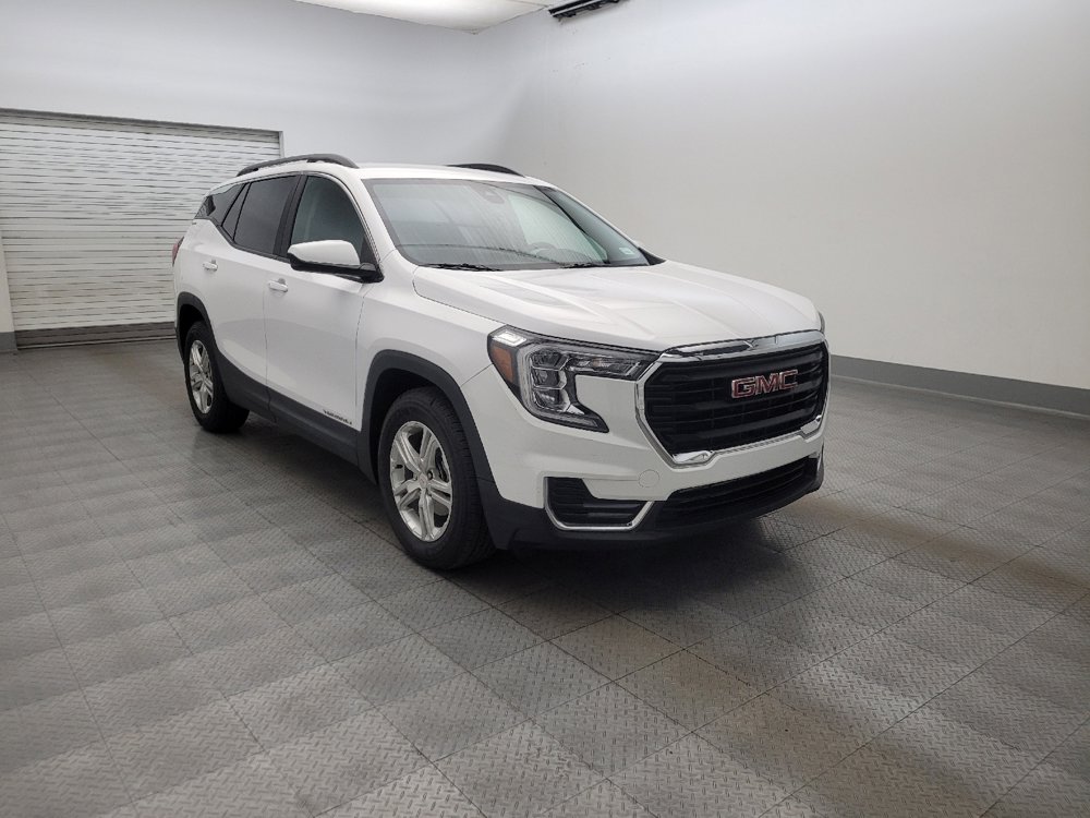 Used 2023 GMC Terrain SLE w/ Driver Convenience Package image 13