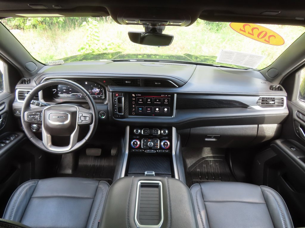 Used 2022 GMC Yukon Denali w/ Denali Premium Package image 4