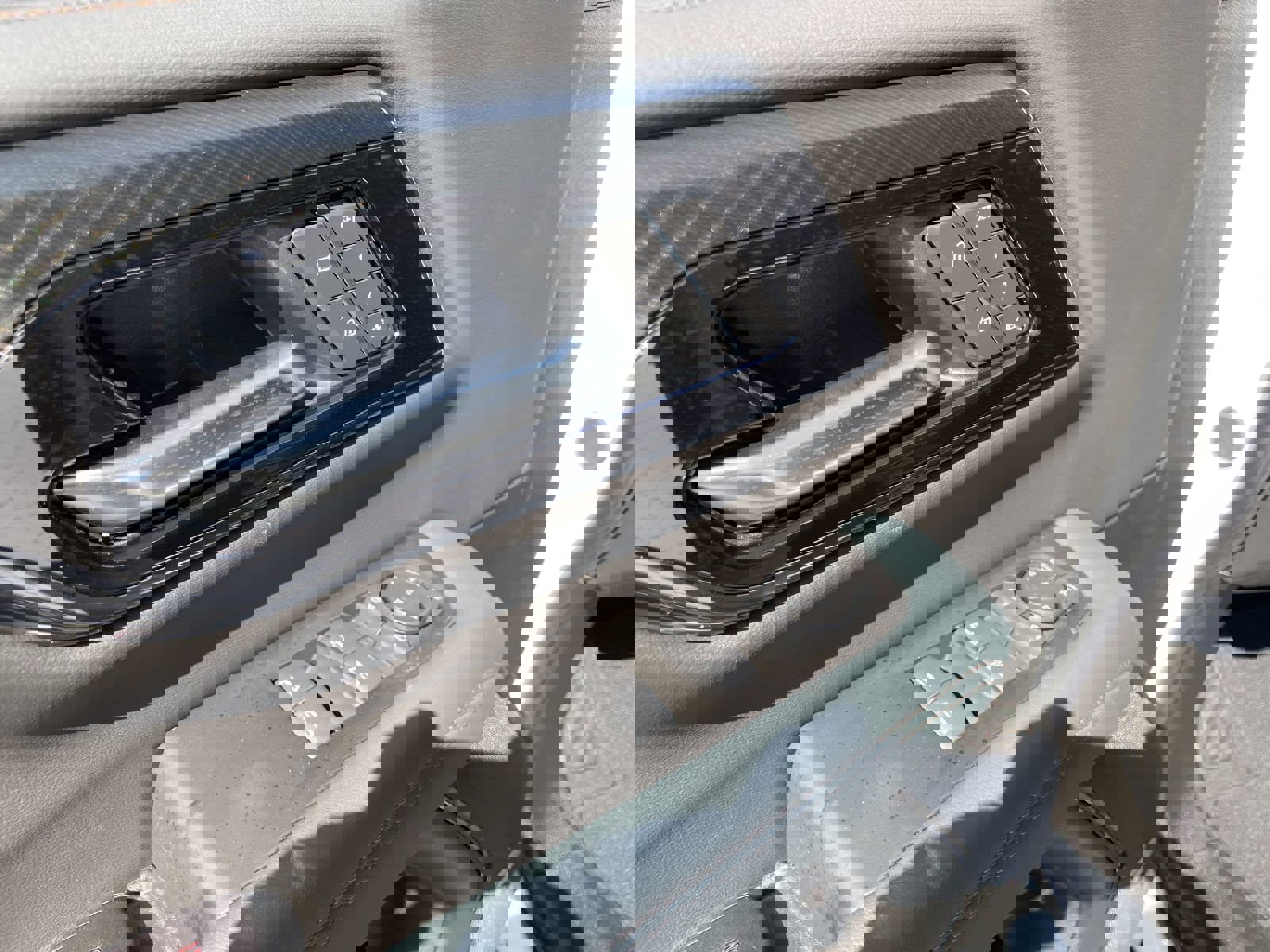 New 2026 GMC Yukon AT4 w/ AT4 Premium Plus Package image 14