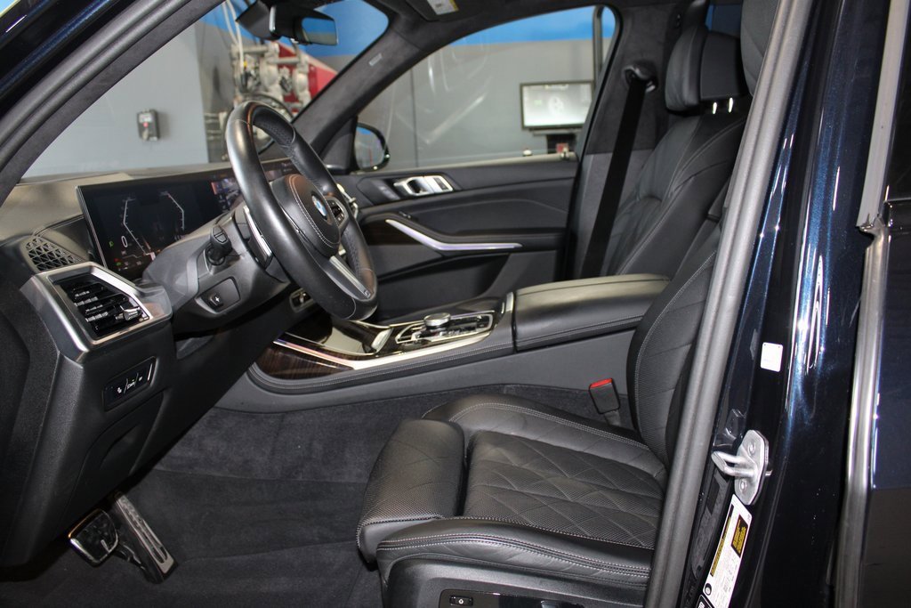 Used 2024 BMW X7 xDrive40i w/ M Sport Package image 15