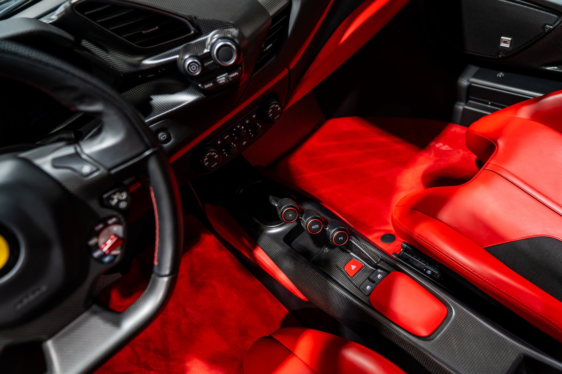 Used 2020 Ferrari 488 Pista Coupe RWD image 24