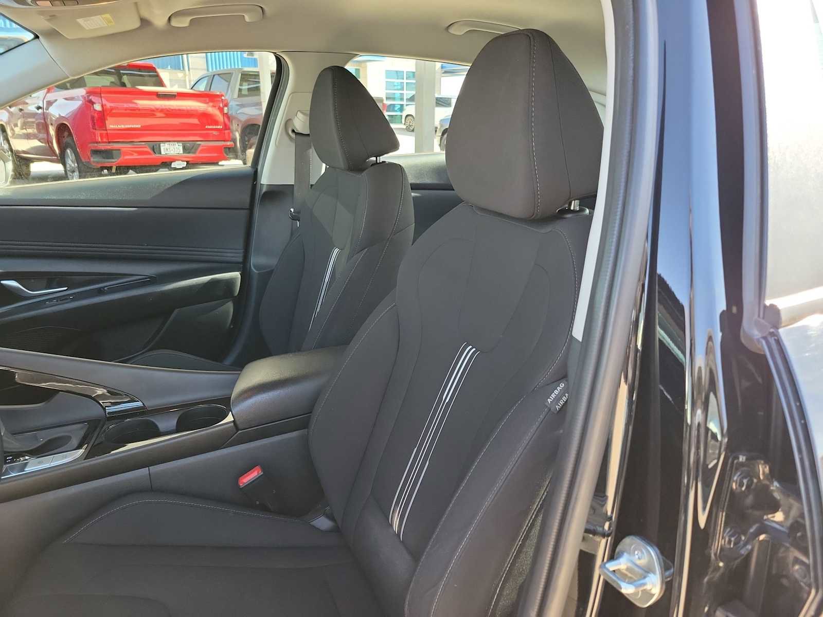 Used 2023 Hyundai Elantra SEL w/ Convenience Package image 11