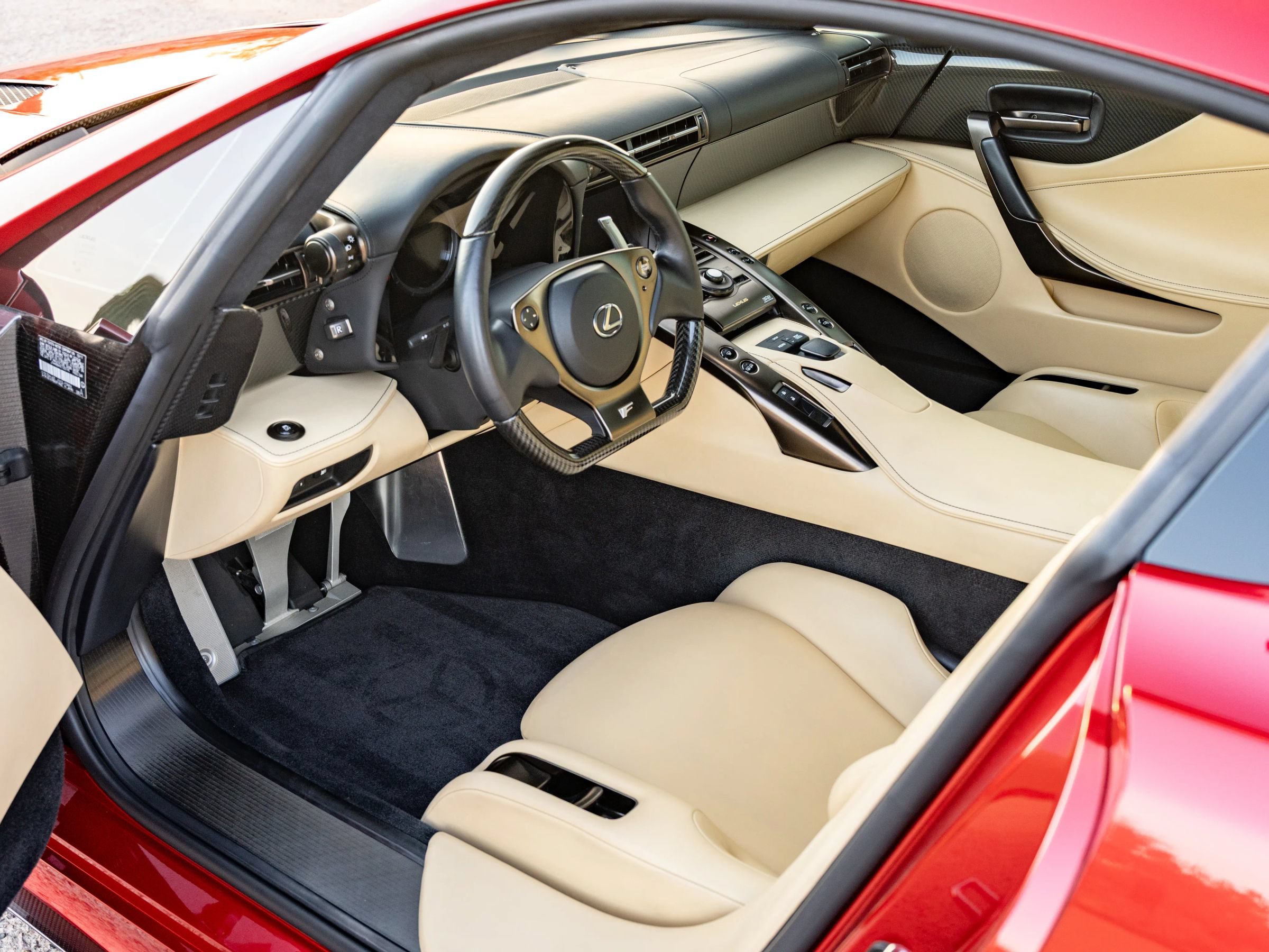 Used 2012 Lexus LFA RWD image 10