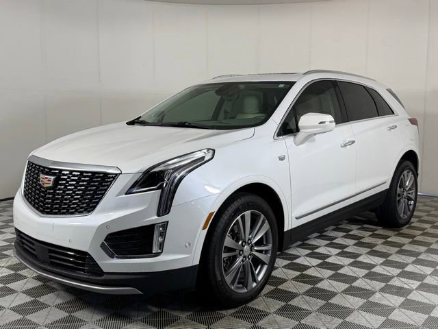 Certified 2024 Cadillac XT5 Premium Luxury w/ Technology Package FWD image 3