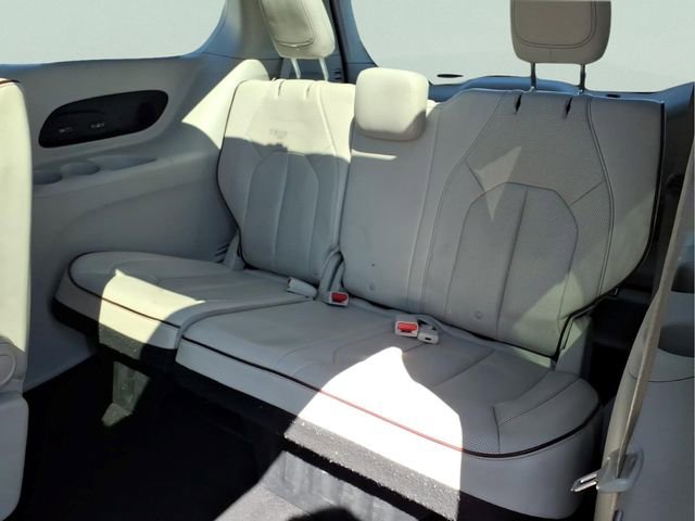 Used 2019 Chrysler Pacifica Limited FWD image 24
