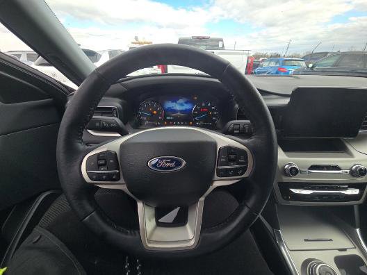 Used 2023 Ford Explorer XLT w/ Equipment Group 202A image 9