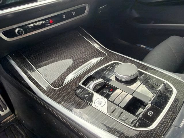 Used 2026 BMW X7 xDrive40i w/ M Sport Package AWD/4WD image 11