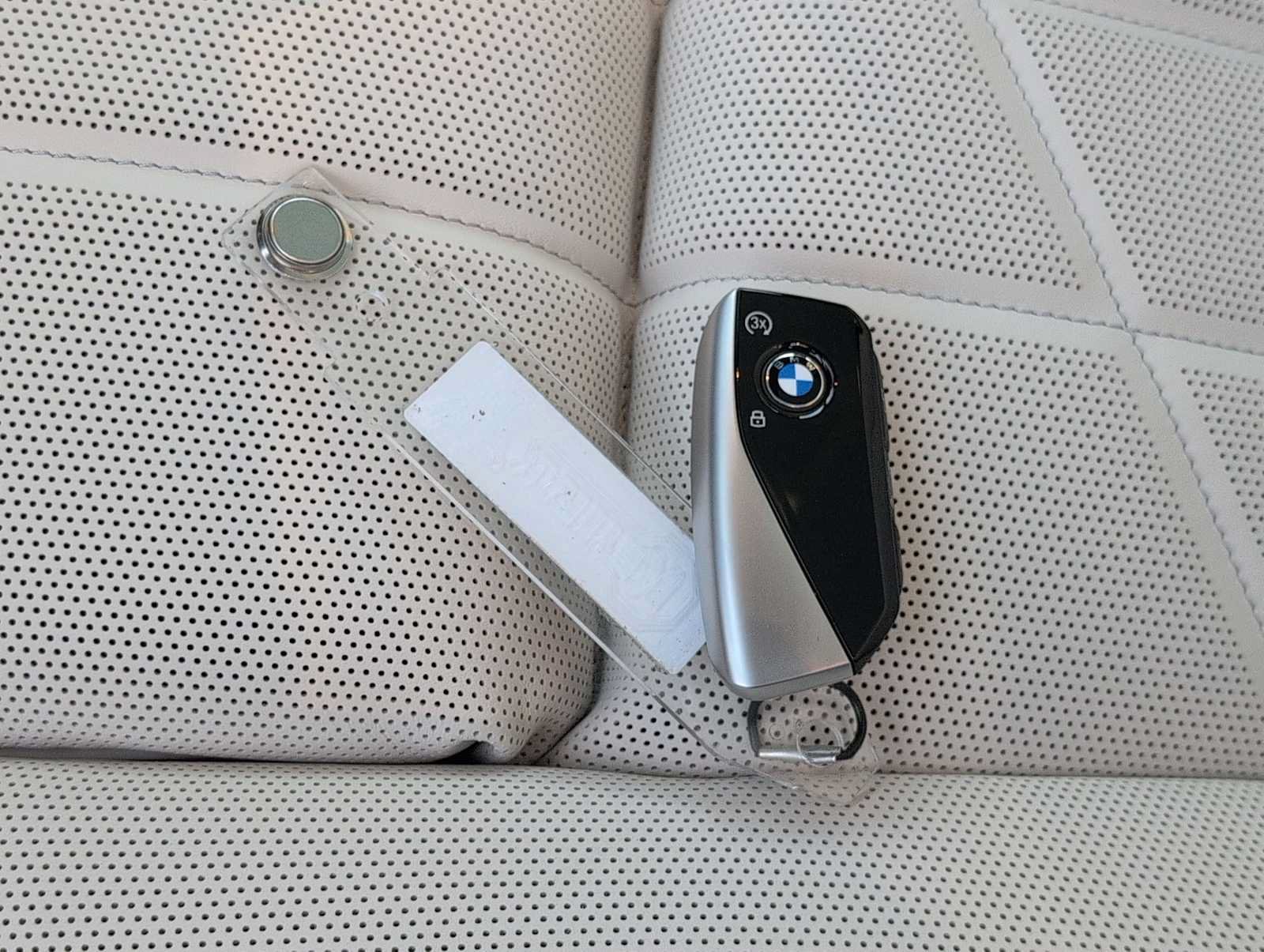 Used 2026 BMW 750e xDrive w/ Executive Package AWD/4WD image 36