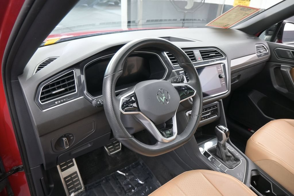 Used 2024 Volkswagen Tiguan SE R-Line FWD image 12