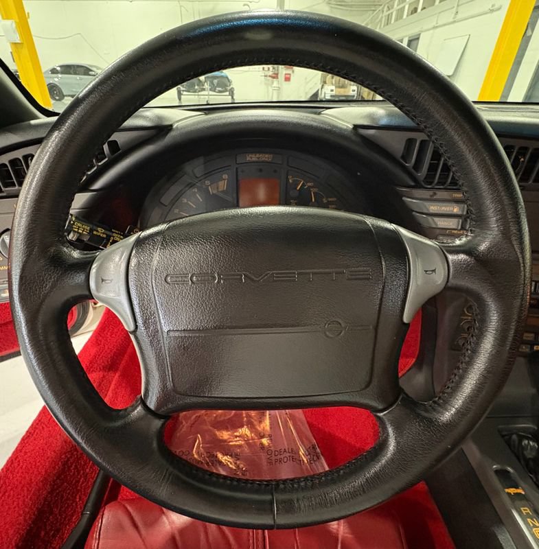 Used 1991 Chevrolet Corvette Convertible RWD image 20