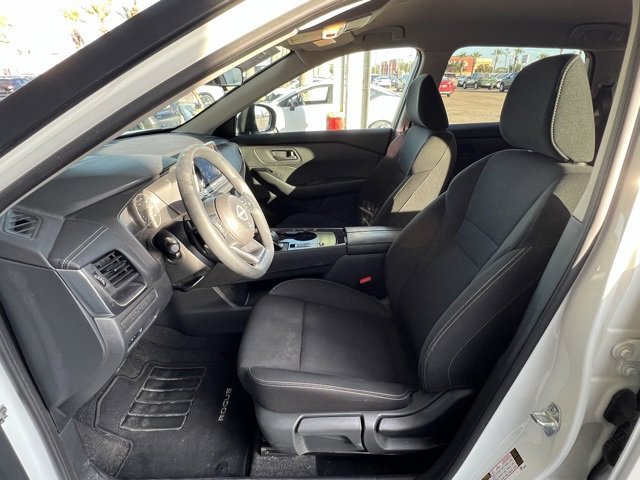 Used 2024 Nissan Rogue S image 8